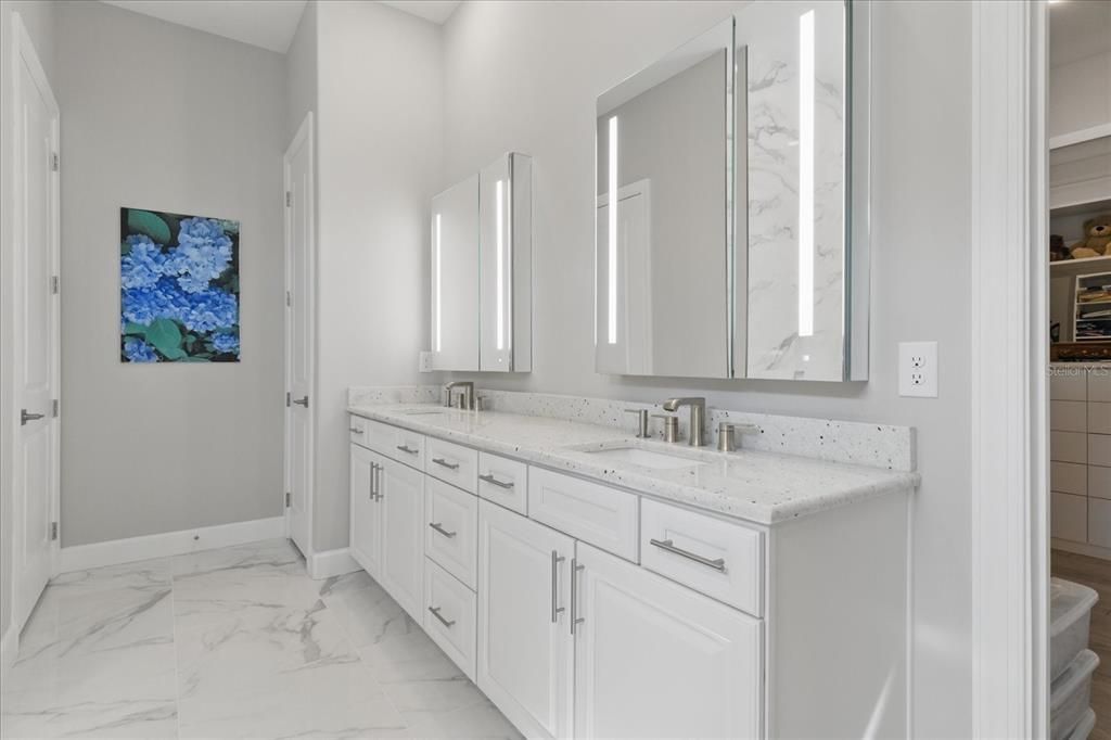 For Sale: $1,250,000 (3 beds, 3 baths, 2471 Square Feet)