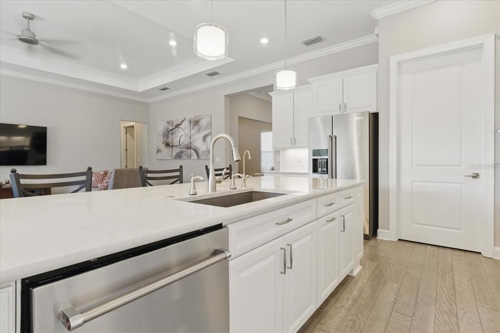 For Sale: $1,250,000 (3 beds, 3 baths, 2471 Square Feet)