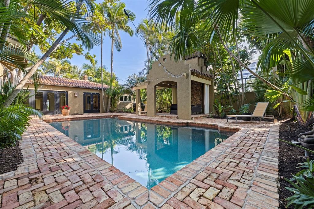 For Sale: $1,795,000 (4 beds, 3 baths, 2698 Square Feet)