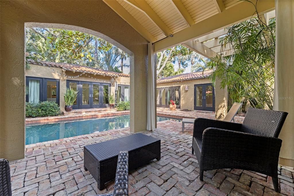 For Sale: $1,795,000 (4 beds, 3 baths, 2698 Square Feet)