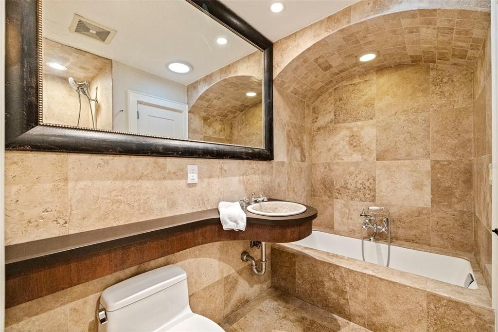 For Sale: $1,795,000 (4 beds, 3 baths, 2698 Square Feet)