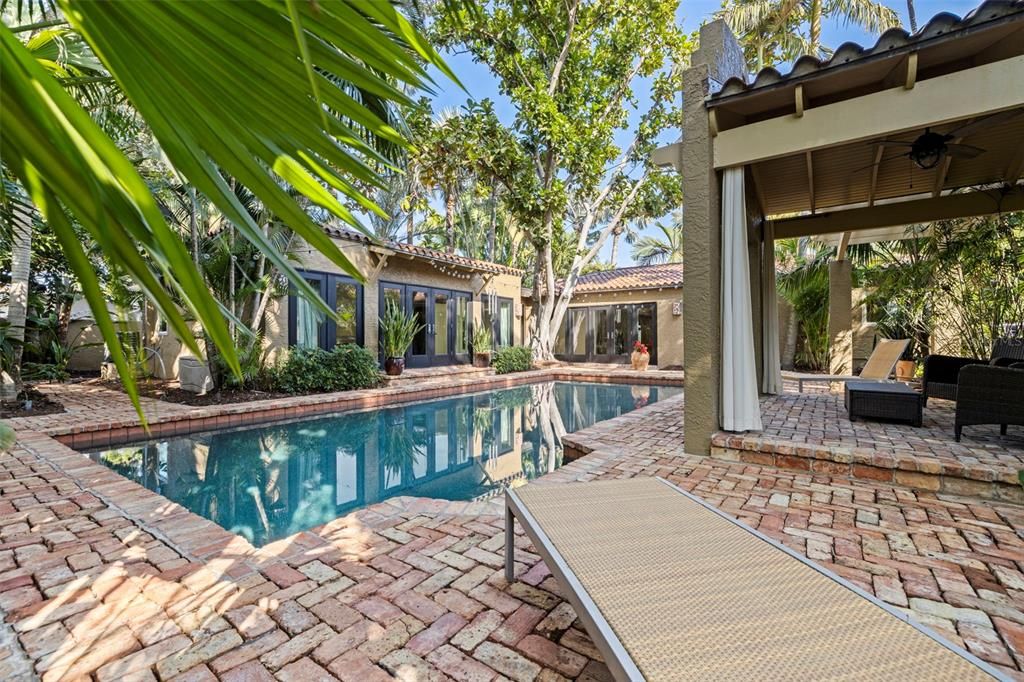 For Sale: $1,795,000 (4 beds, 3 baths, 2698 Square Feet)