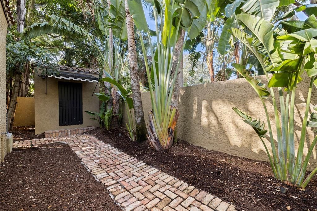 For Sale: $1,795,000 (4 beds, 3 baths, 2698 Square Feet)