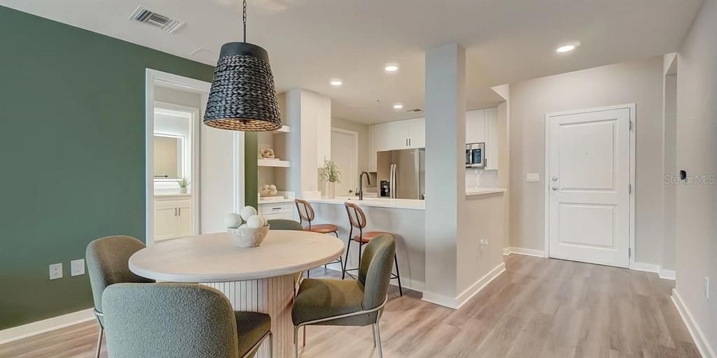 For Rent: $1,375 (0 beds, 1 baths, 612 Square Feet)