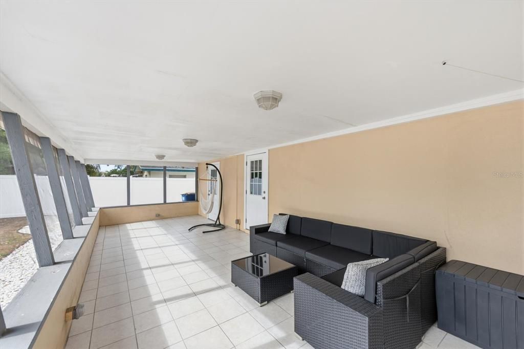 For Sale: $349,900 (3 beds, 1 baths, 1226 Square Feet)