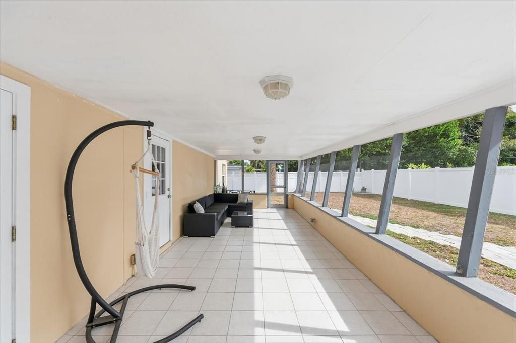 For Sale: $349,900 (3 beds, 1 baths, 1226 Square Feet)