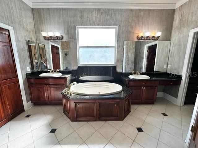 出租: $3,795 (5 贝兹, 4 浴室, 3758 平方英尺)