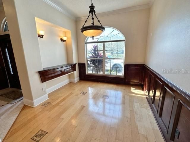 出租: $3,795 (5 贝兹, 4 浴室, 3758 平方英尺)