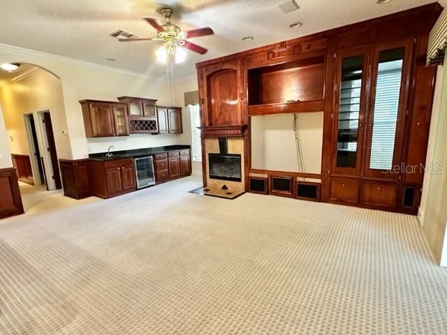 出租: $3,795 (5 贝兹, 4 浴室, 3758 平方英尺)