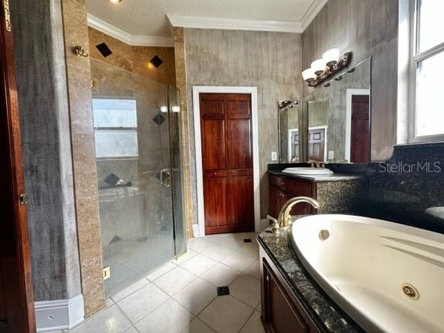 出租: $3,795 (5 贝兹, 4 浴室, 3758 平方英尺)