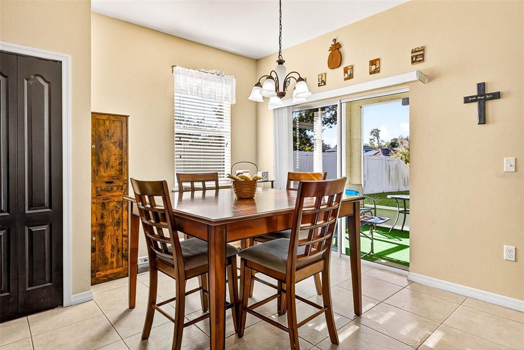 For Sale: $339,900 (3 beds, 2 baths, 1810 Square Feet)