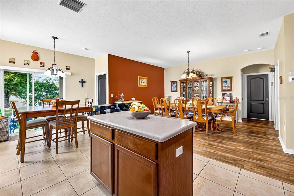 For Sale: $339,900 (3 beds, 2 baths, 1810 Square Feet)