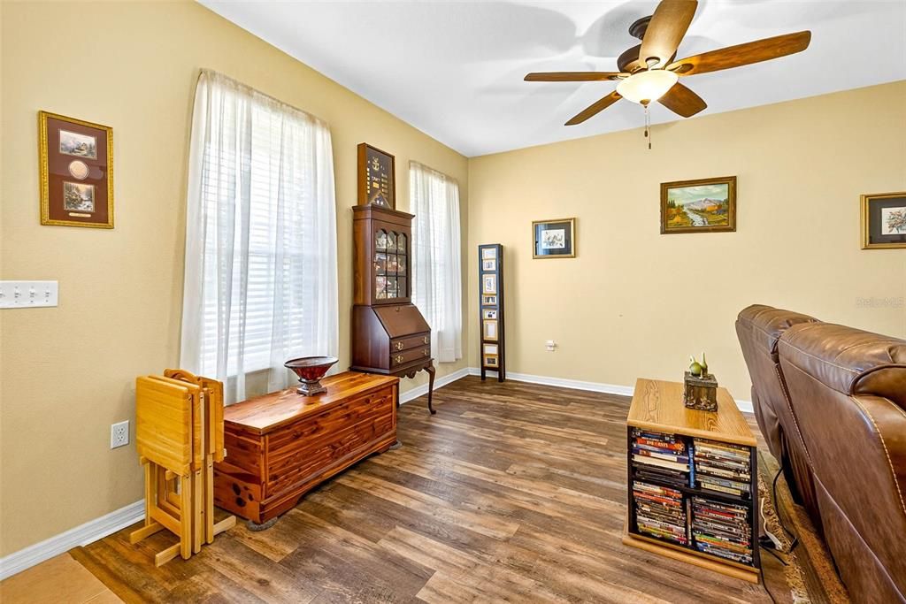 For Sale: $339,900 (3 beds, 2 baths, 1810 Square Feet)