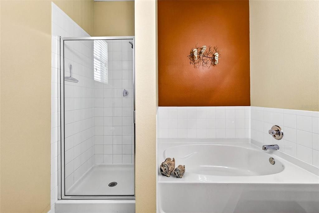 For Sale: $339,900 (3 beds, 2 baths, 1810 Square Feet)