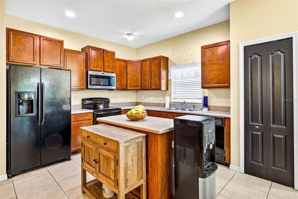 For Sale: $339,900 (3 beds, 2 baths, 1810 Square Feet)