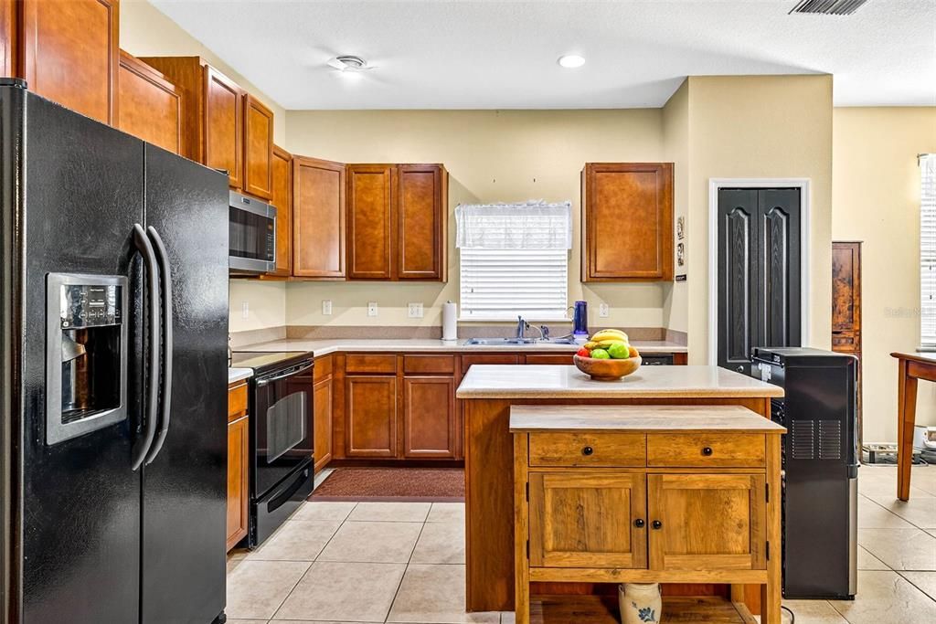 For Sale: $339,900 (3 beds, 2 baths, 1810 Square Feet)