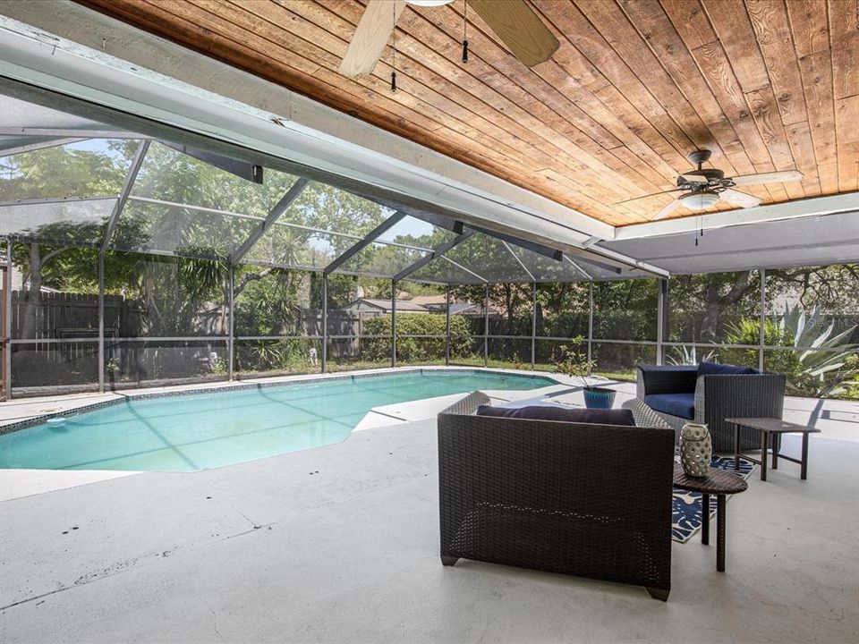 待售: $525,000 (4 贝兹, 2 浴室, 2022 平方英尺)