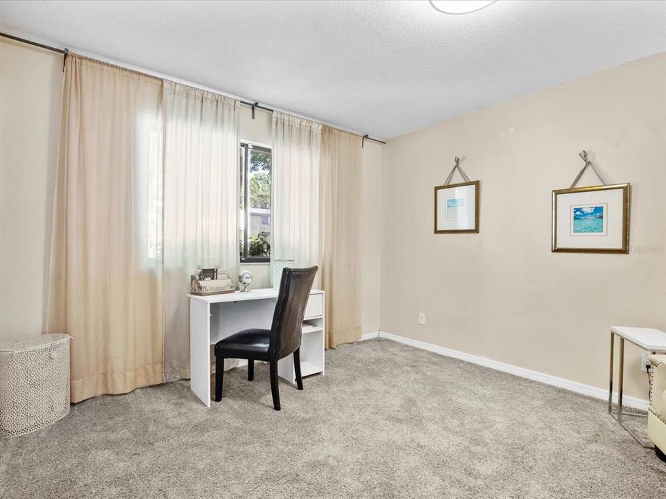 待售: $525,000 (4 贝兹, 2 浴室, 2022 平方英尺)