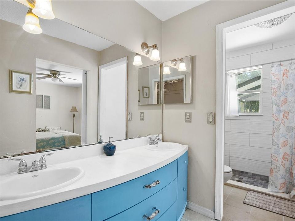 待售: $525,000 (4 贝兹, 2 浴室, 2022 平方英尺)