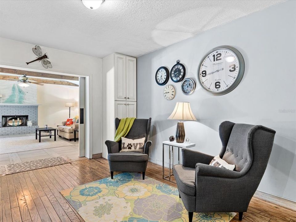 待售: $525,000 (4 贝兹, 2 浴室, 2022 平方英尺)