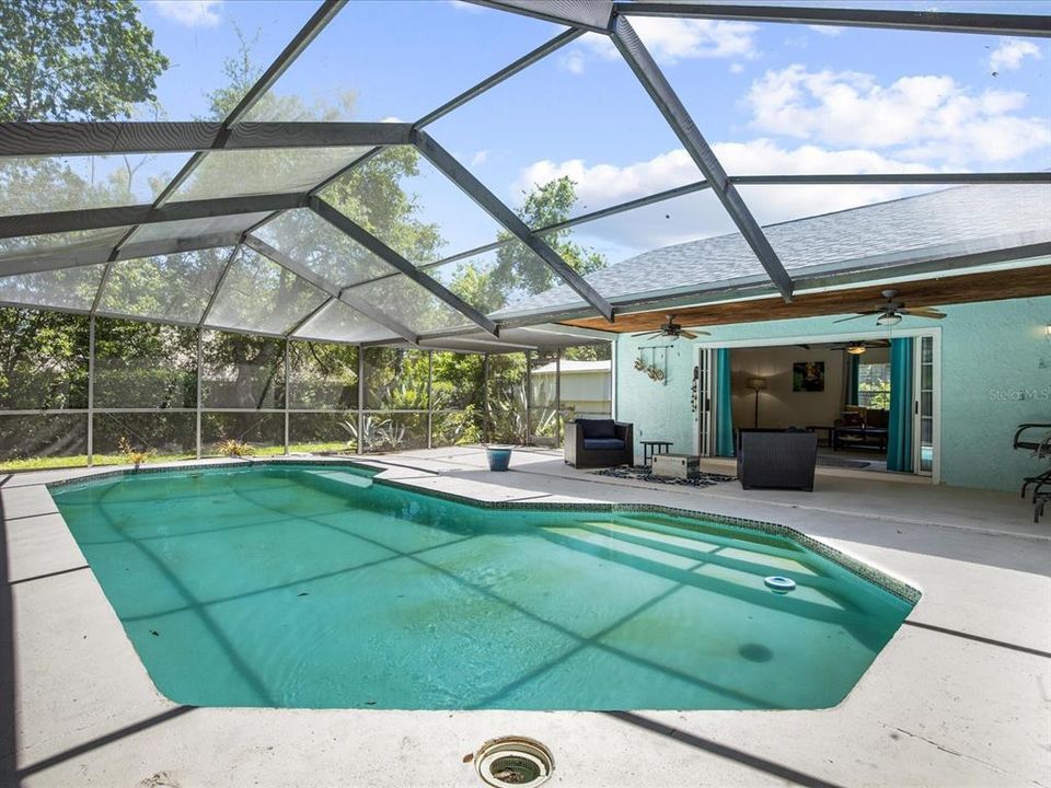 待售: $525,000 (4 贝兹, 2 浴室, 2022 平方英尺)