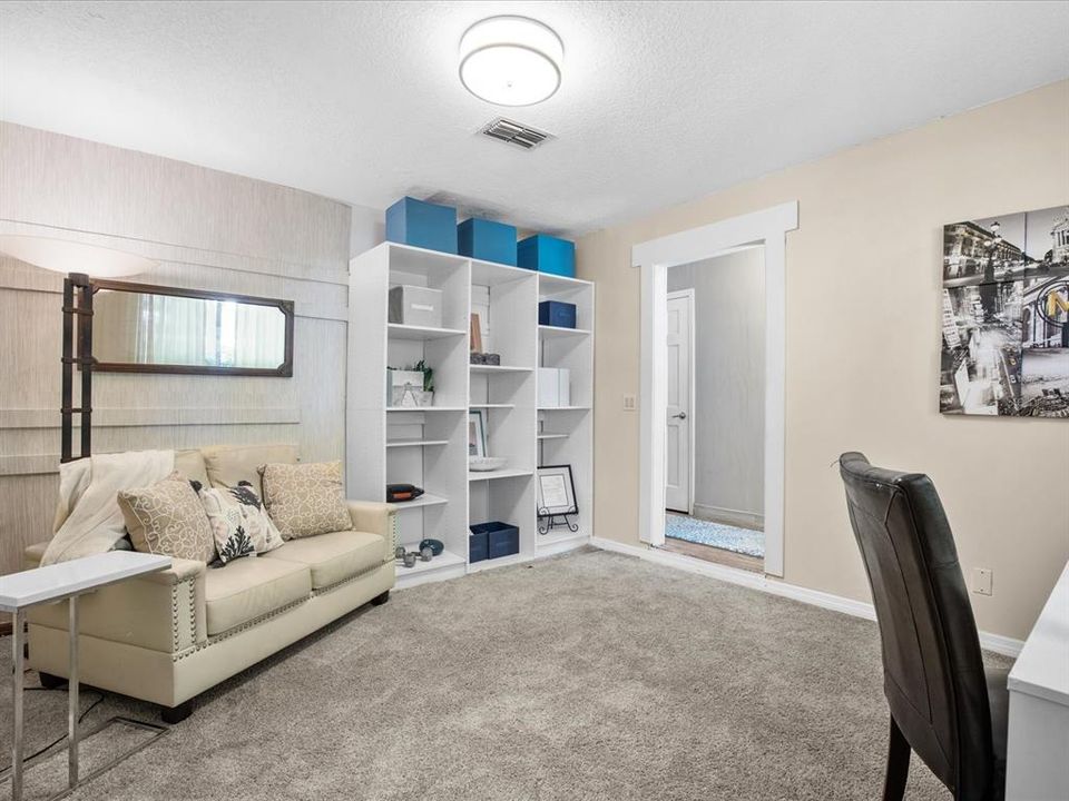 待售: $525,000 (4 贝兹, 2 浴室, 2022 平方英尺)