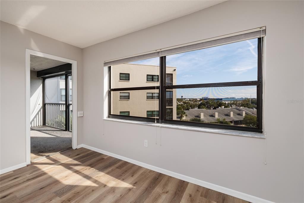 待售: $385,000 (2 贝兹, 2 浴室, 1170 平方英尺)