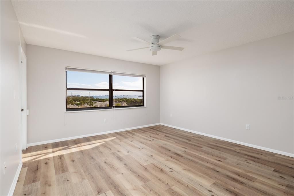 待售: $385,000 (2 贝兹, 2 浴室, 1170 平方英尺)