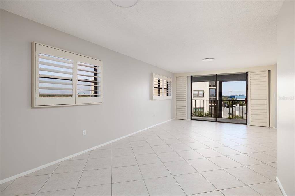 待售: $385,000 (2 贝兹, 2 浴室, 1170 平方英尺)