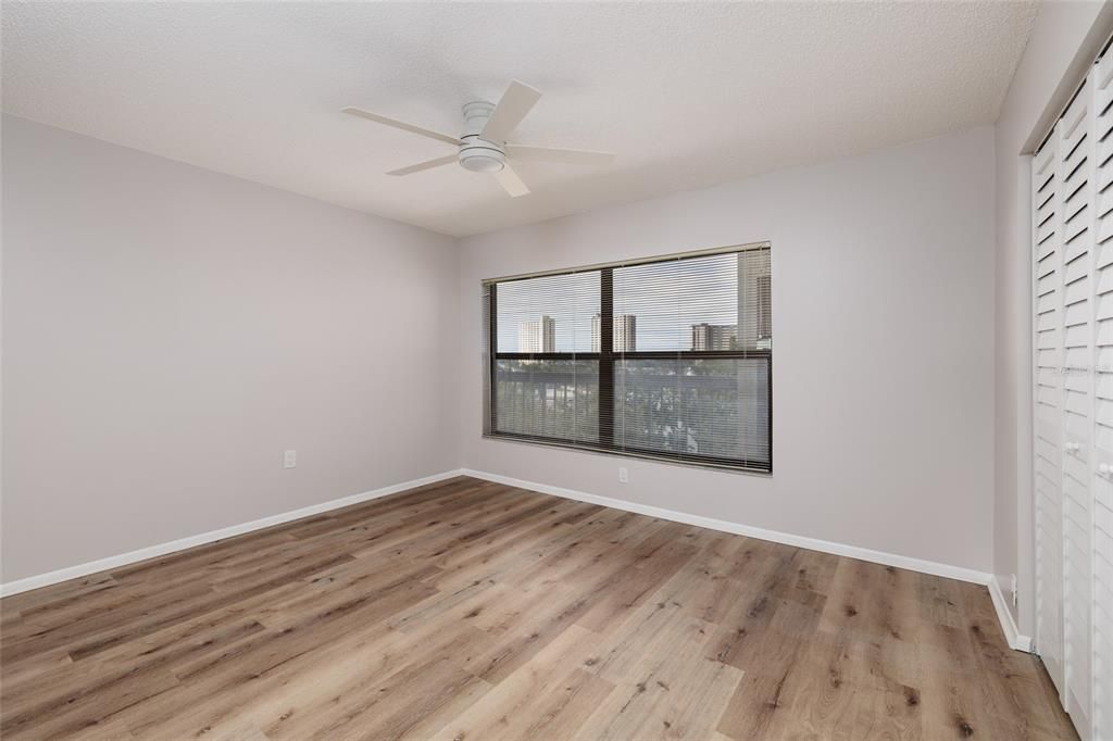 待售: $385,000 (2 贝兹, 2 浴室, 1170 平方英尺)