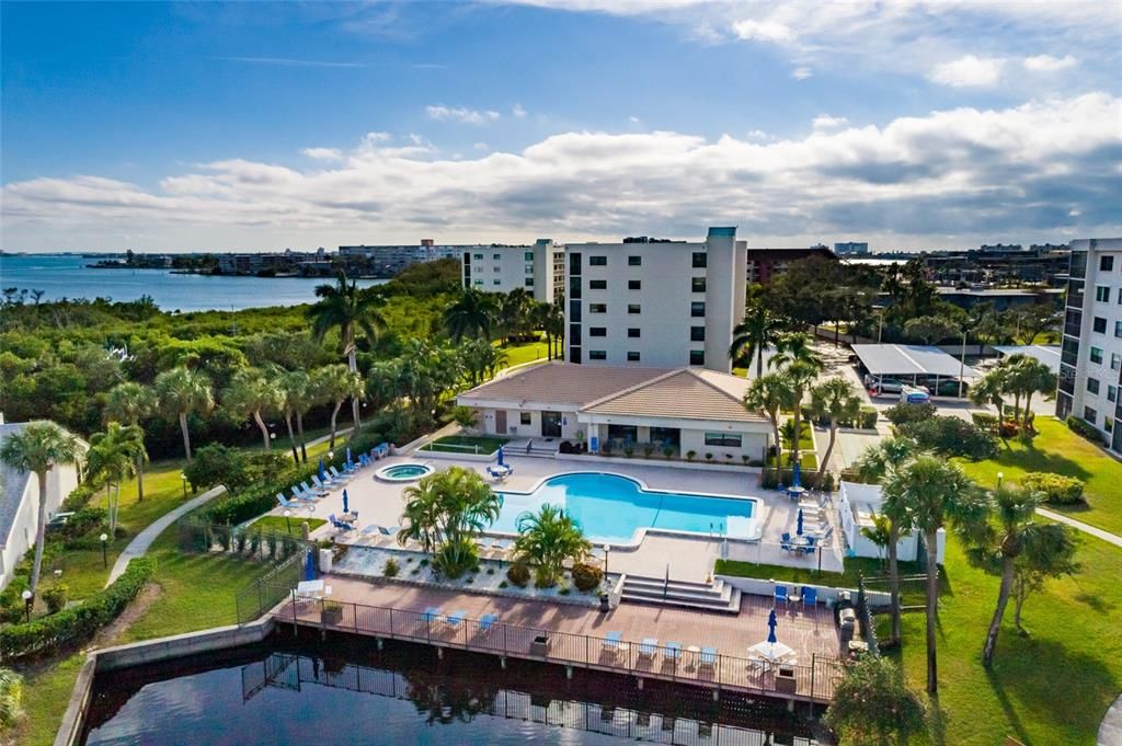 待售: $385,000 (2 贝兹, 2 浴室, 1170 平方英尺)