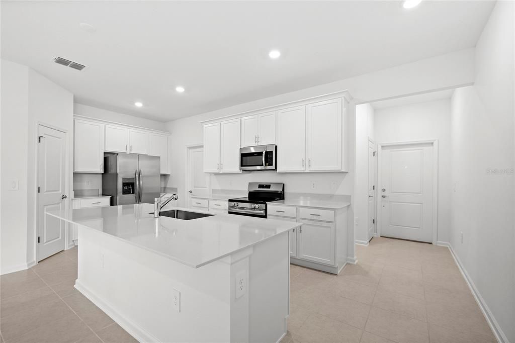 For Rent: $2,750 (3 beds, 2 baths, 1795 Square Feet)