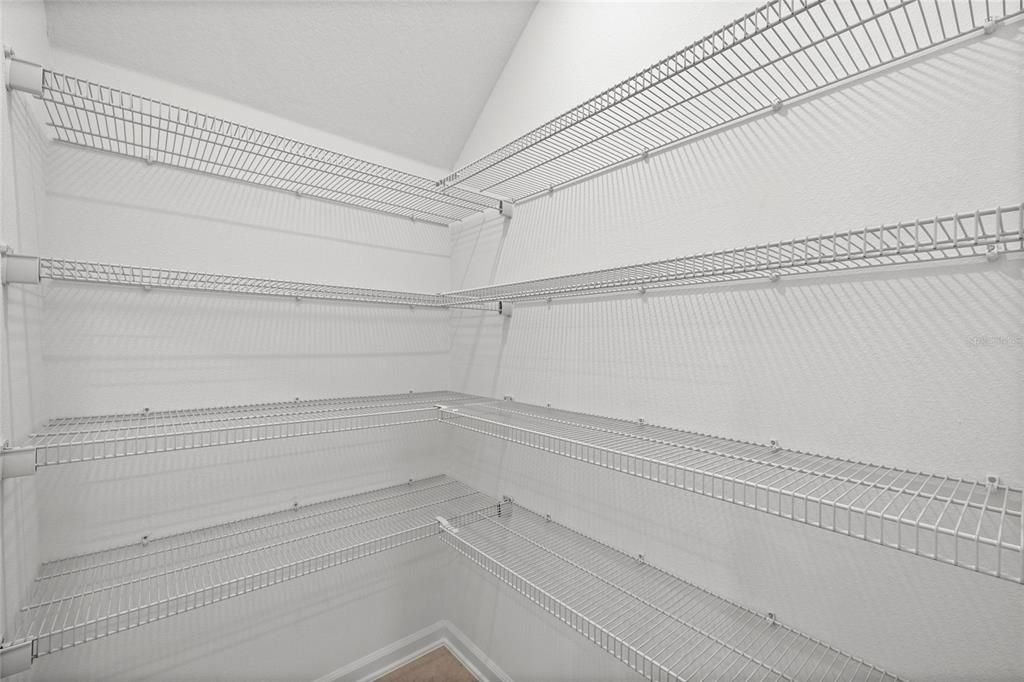 For Rent: $2,750 (3 beds, 2 baths, 1795 Square Feet)