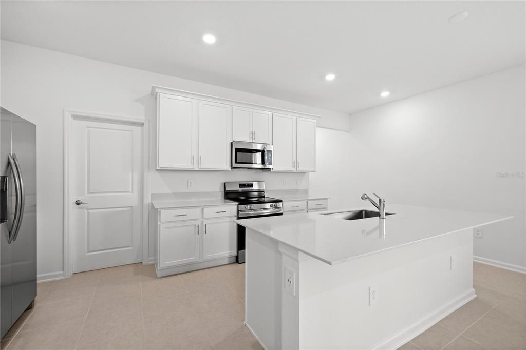 For Rent: $2,750 (3 beds, 2 baths, 1795 Square Feet)