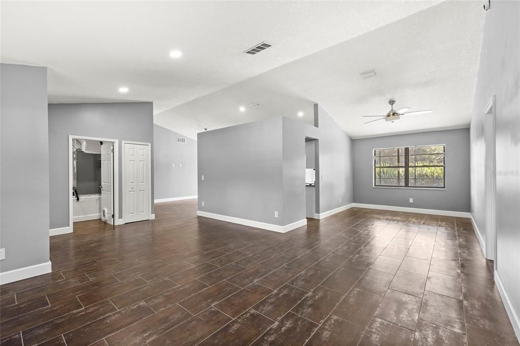 For Rent: $3,700 (3 beds, 2 baths, 1723 Square Feet)