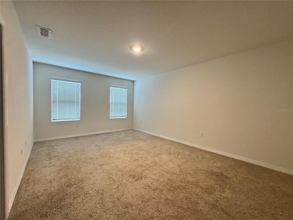 В аренду: $2,600 (5 спален, 3 ванн, 2616 Квадратных фут)