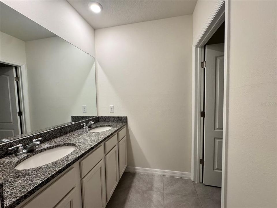 В аренду: $2,600 (5 спален, 3 ванн, 2616 Квадратных фут)