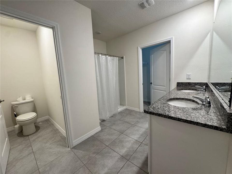 В аренду: $2,600 (5 спален, 3 ванн, 2616 Квадратных фут)