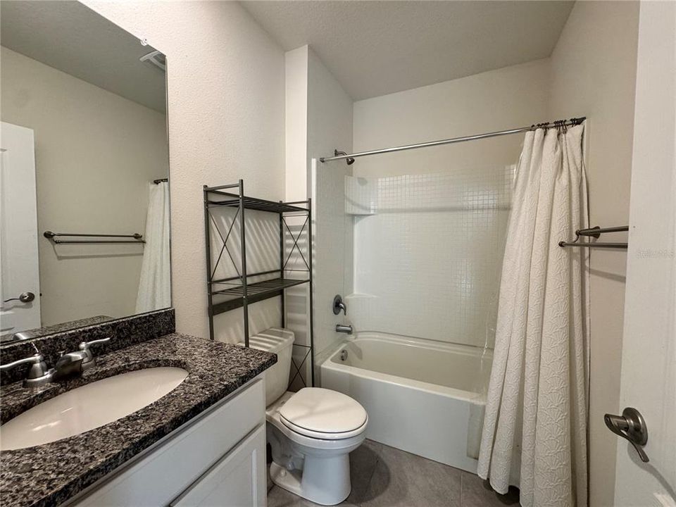 В аренду: $2,600 (5 спален, 3 ванн, 2616 Квадратных фут)