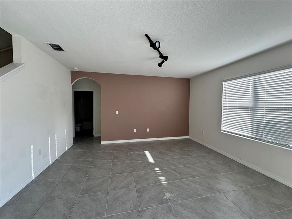 В аренду: $2,600 (5 спален, 3 ванн, 2616 Квадратных фут)