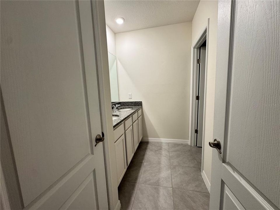 В аренду: $2,600 (5 спален, 3 ванн, 2616 Квадратных фут)