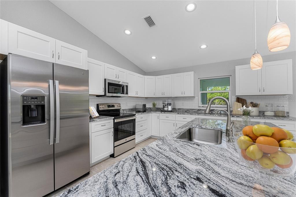 For Sale: $360,000 (3 beds, 2 baths, 1670 Square Feet)