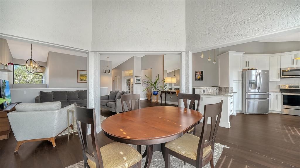 En Venta: $479,000 (3 camas, 2 baños, 1899 Pies cuadrados)