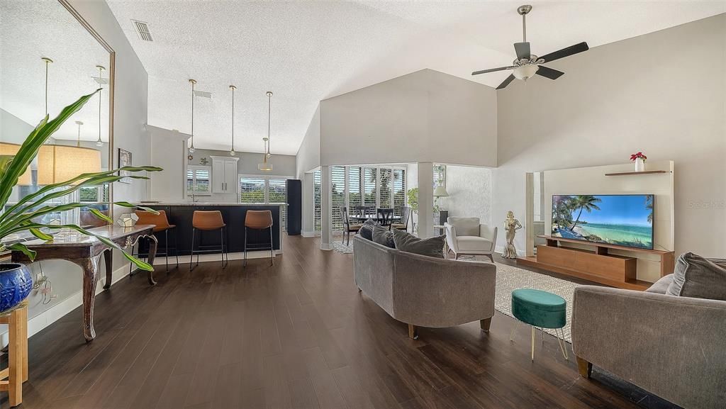 En Venta: $479,000 (3 camas, 2 baños, 1899 Pies cuadrados)