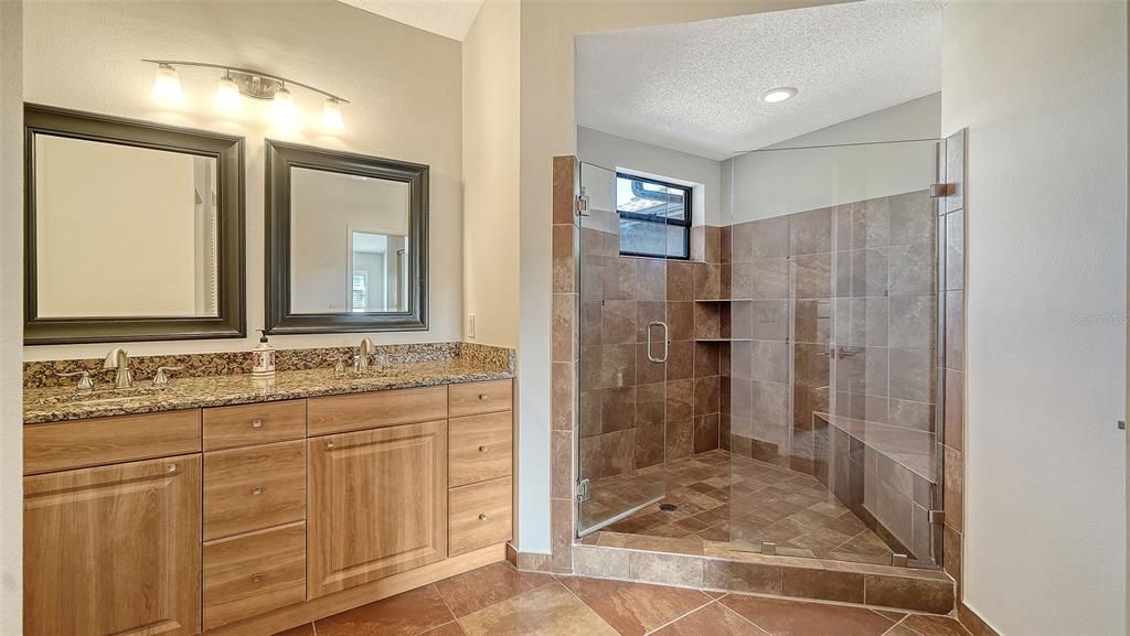 En Venta: $479,000 (3 camas, 2 baños, 1899 Pies cuadrados)