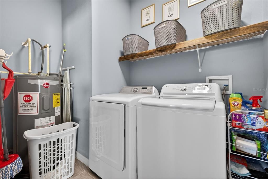 待售: $355,000 (2 贝兹, 2 浴室, 1155 平方英尺)