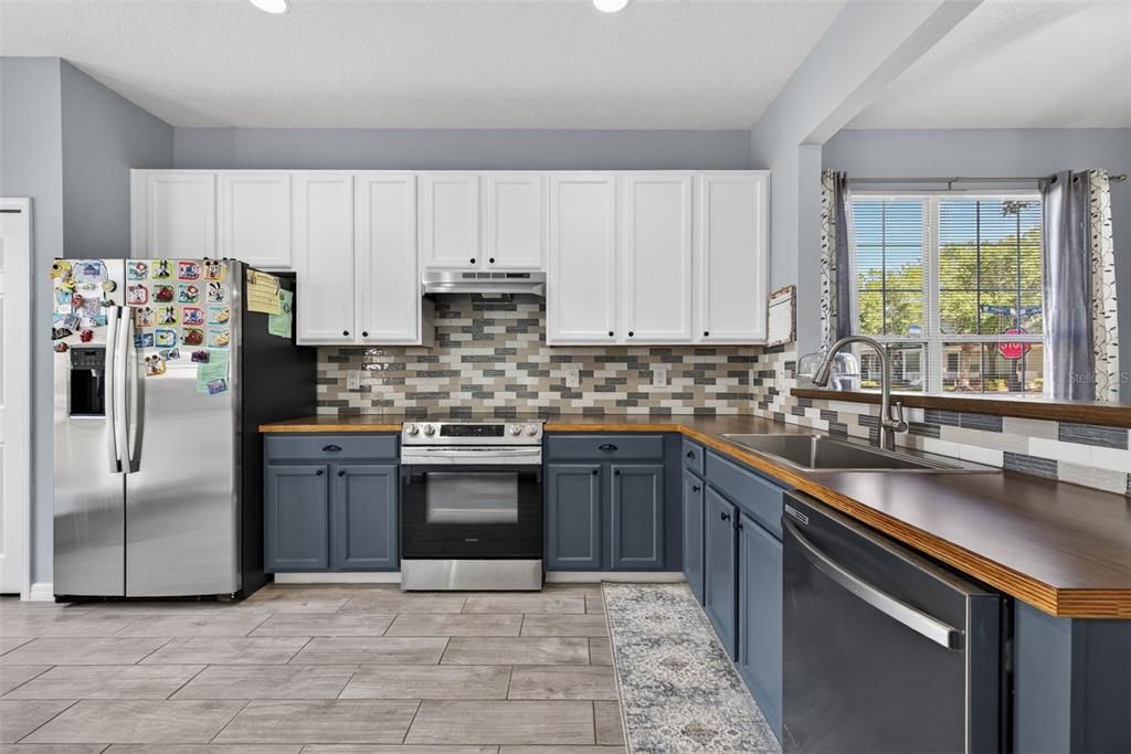 待售: $355,000 (2 贝兹, 2 浴室, 1155 平方英尺)