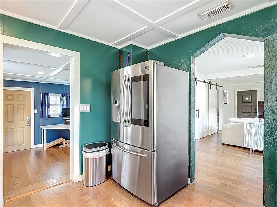 待售: $224,000 (2 贝兹, 1 浴室, 944 平方英尺)