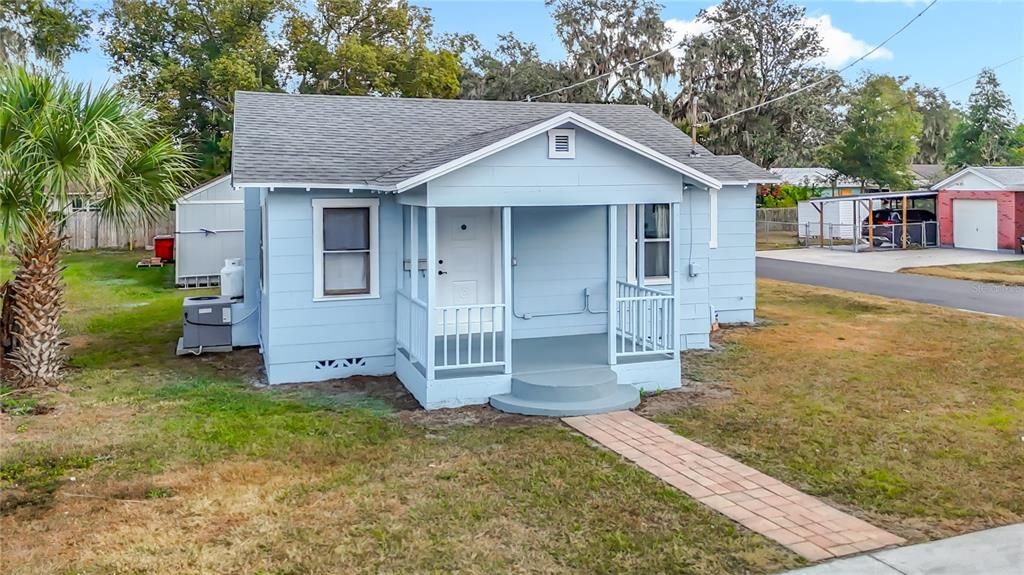 待售: $224,000 (2 贝兹, 1 浴室, 944 平方英尺)