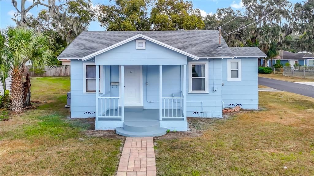 待售: $224,000 (2 贝兹, 1 浴室, 944 平方英尺)